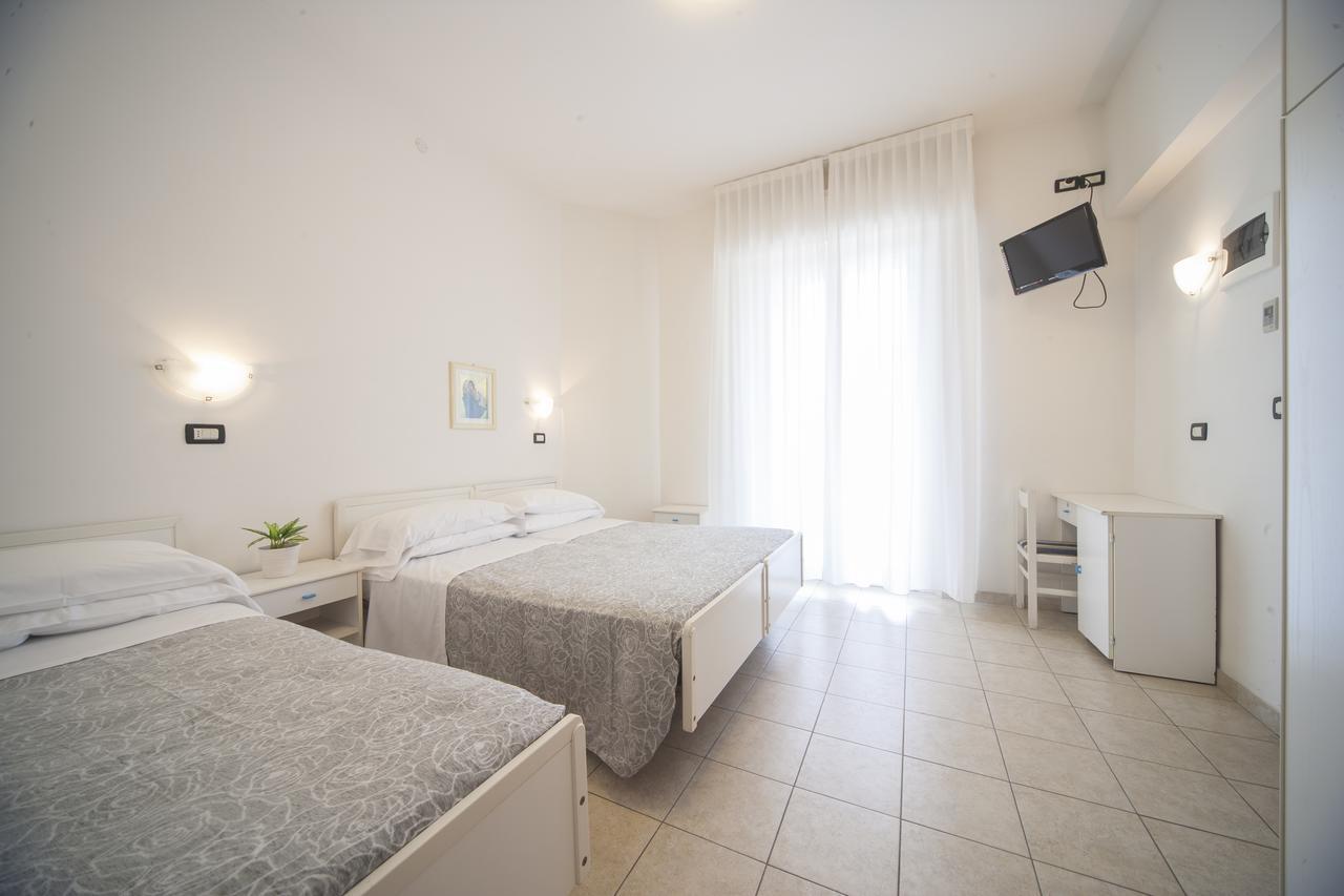 Hotel Aquila Azzurra Rimini Exteriör bild