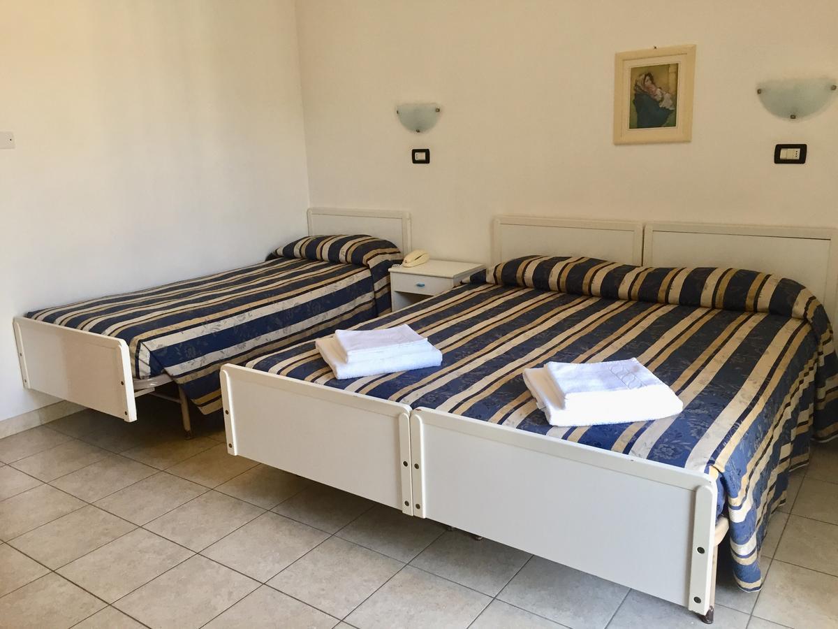 Hotel Aquila Azzurra Rimini Exteriör bild