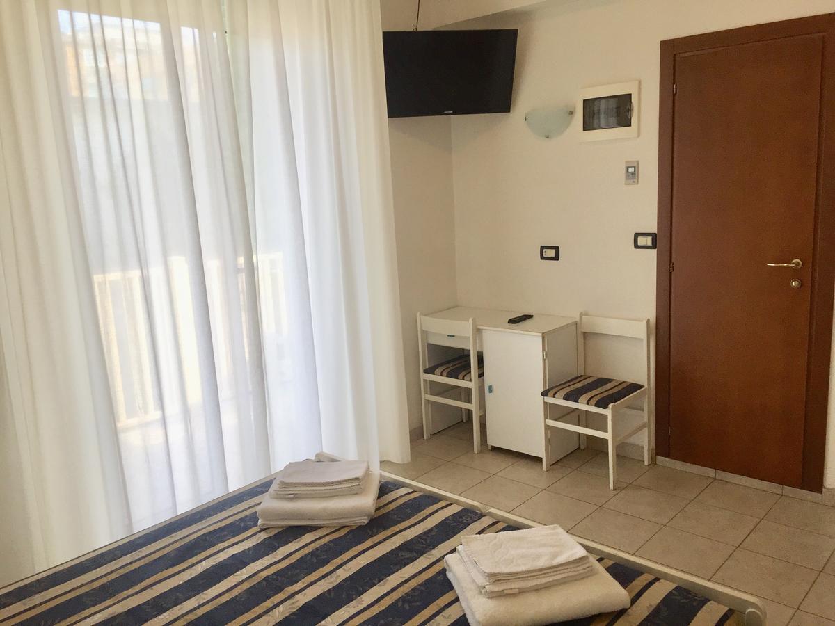 Hotel Aquila Azzurra Rimini Exteriör bild
