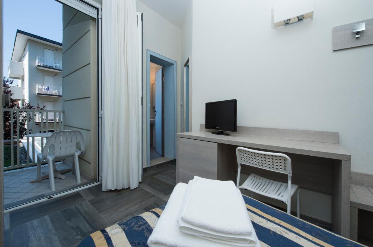 Hotel Aquila Azzurra Rimini Exteriör bild